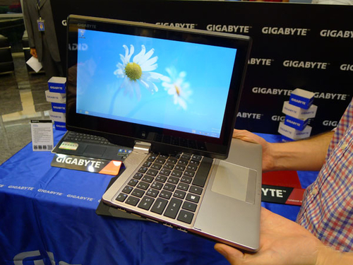 laptop Gigabyte U2142.jpg
